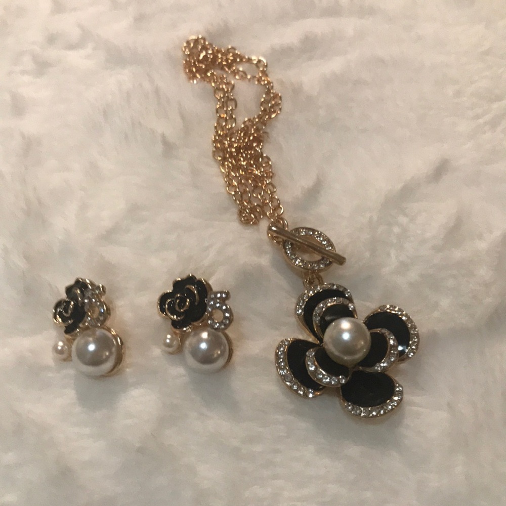 Nice Necklace and earrings